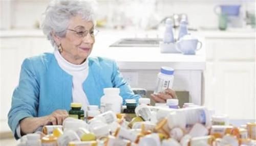 高血压|最适合老年人服用的降压药是坎地沙坦,医生告诉你为什么