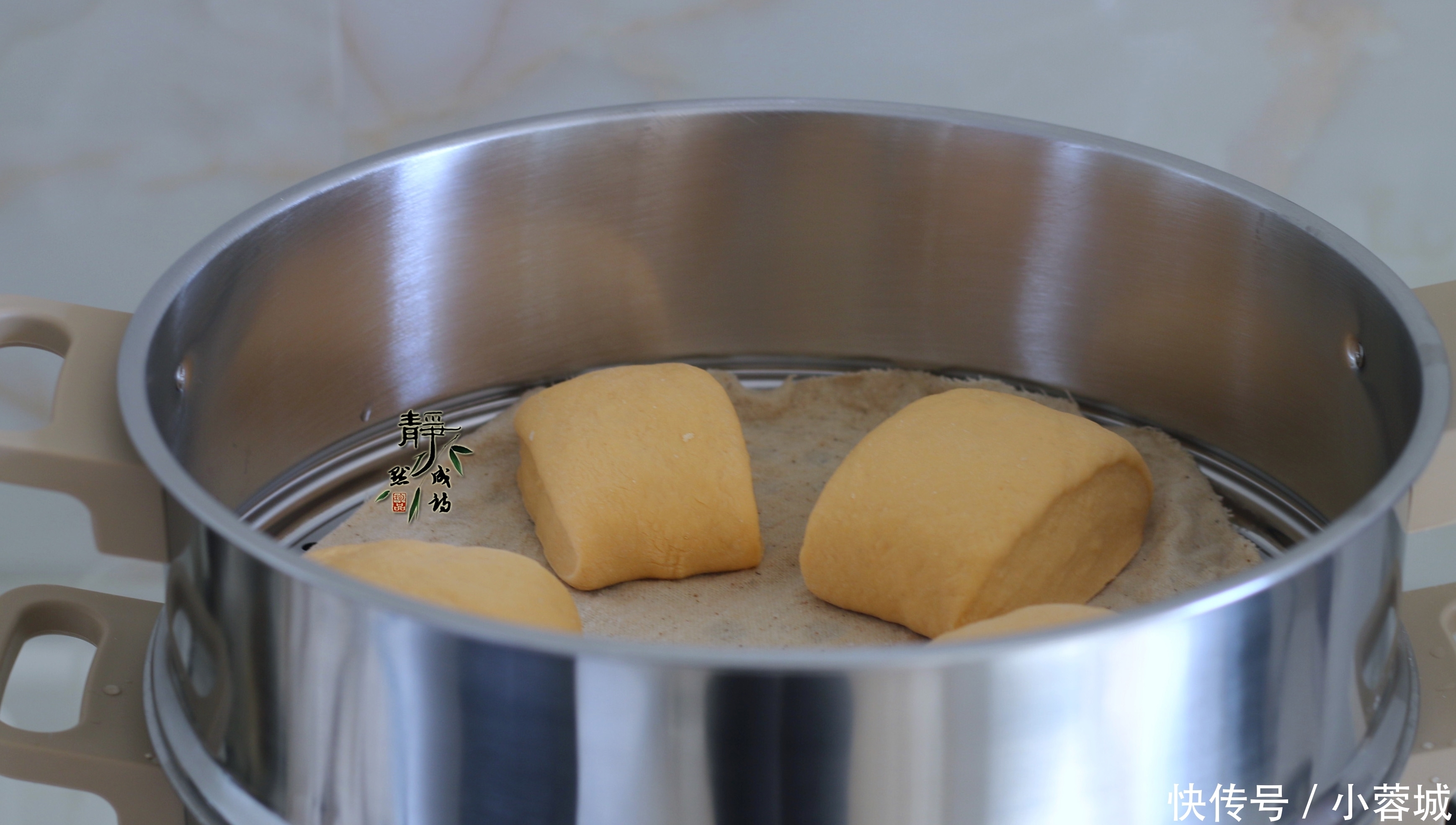 睡前蒸锅此种馒头，第二天早餐主食就有了，好吃还明目，孩子喜欢