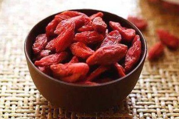 opc|睡前吃几粒枸杞,三大好处不请自来,好多人还不知道