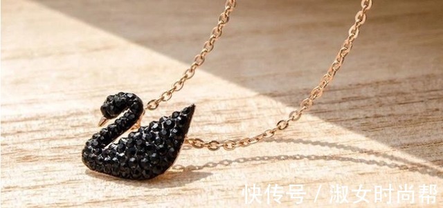 施华洛世奇 黑天鹅是什么牌子!