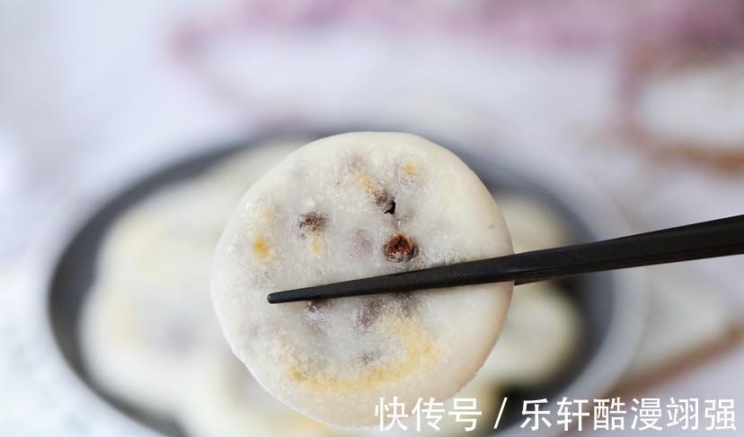 超好吃的糯米红豆饼，很适合当早餐，大人孩子都吃不够