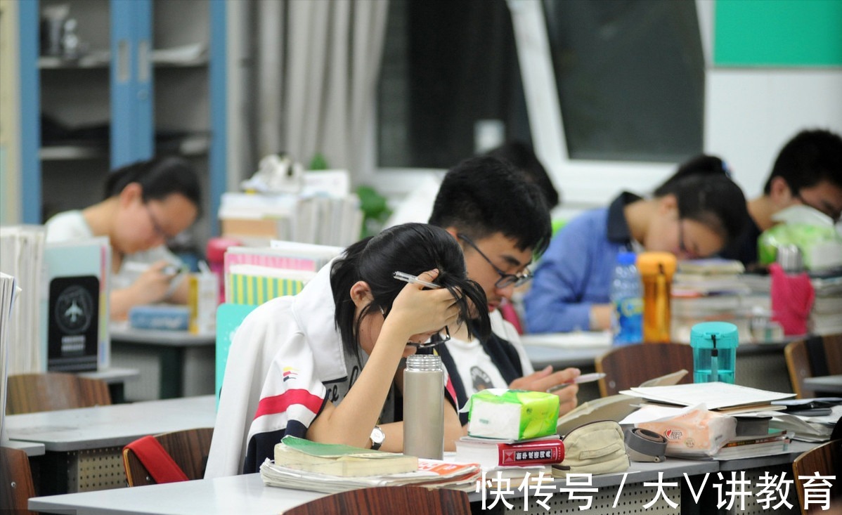 专业知识@学霸高质量情书火了,仪式感满满内容高级,学渣直言看都看不懂