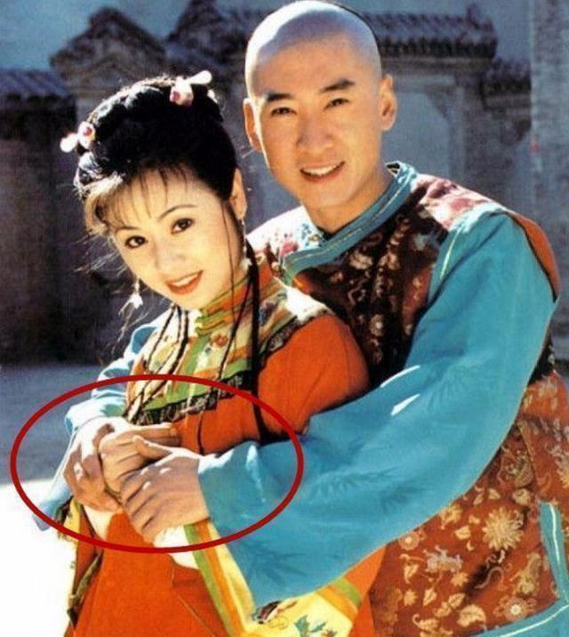 周杰|《还珠格格》播出23年后,有人回味“舌吻”,周杰却活成了自己