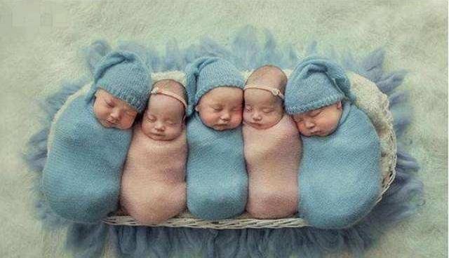 宝贝们|多次产检怀上四胞胎，医生手术取出四个孩子，却收获意外惊喜