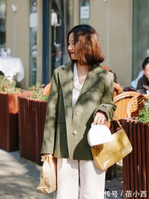 时尚度 冬季通勤怎么穿?既不能太严肃也不能太装嫩,用西装凹造型会更美