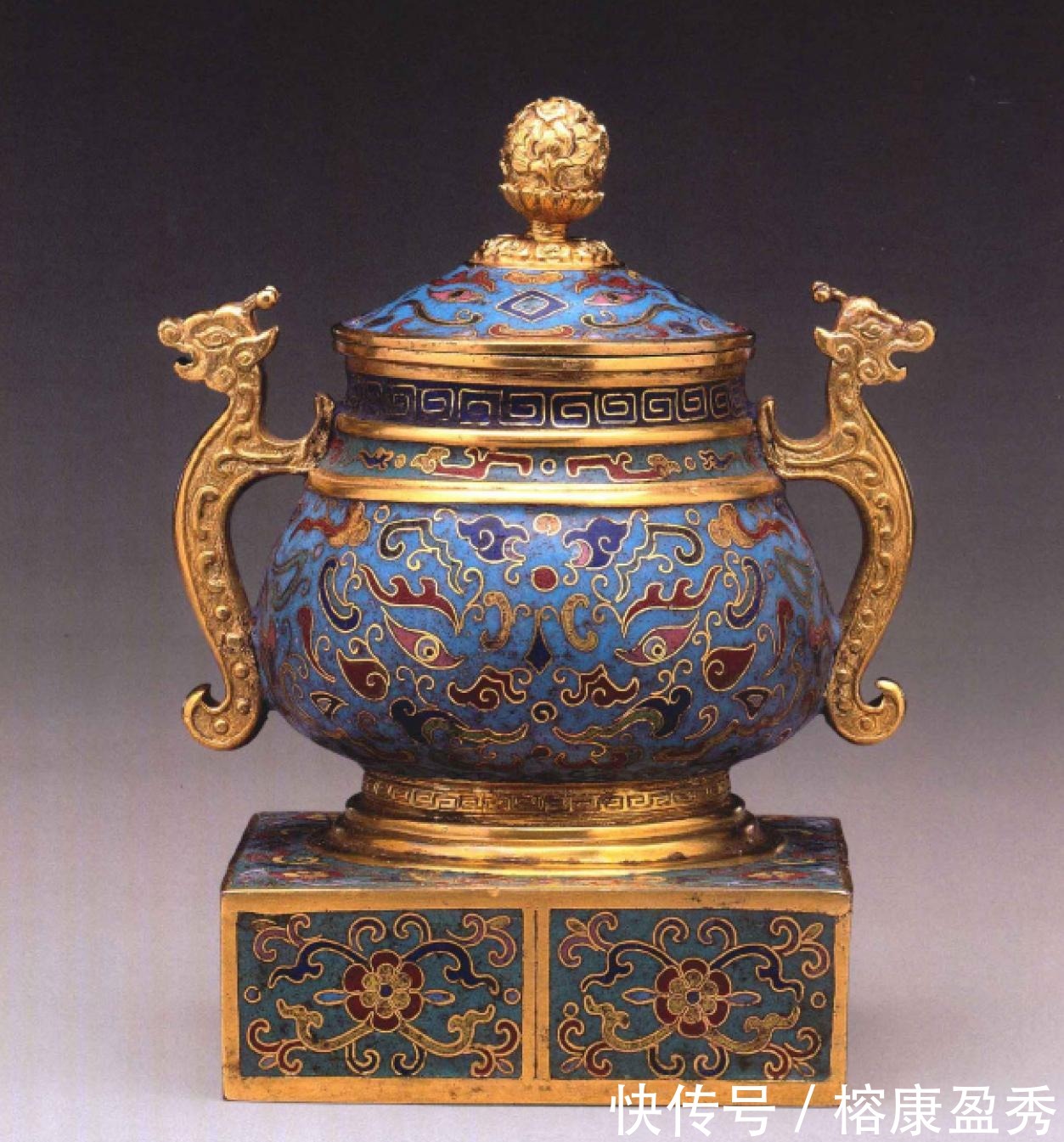 故宫珍藏珐琅器,乾隆时期仿古之作,造型庄重古朴,釉色纯正典雅