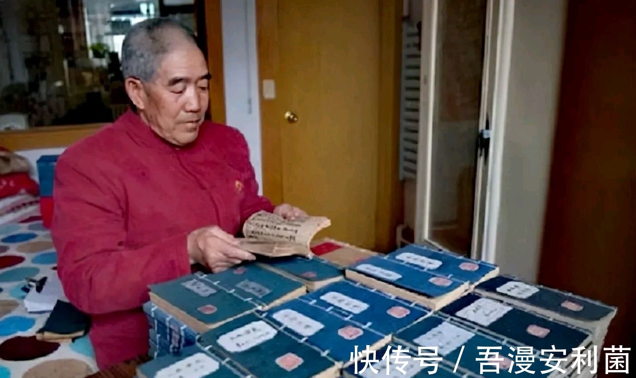 毛笔#山西七旬老人,历时七年,写废100多支毛笔练习书法,却遭嘲笑