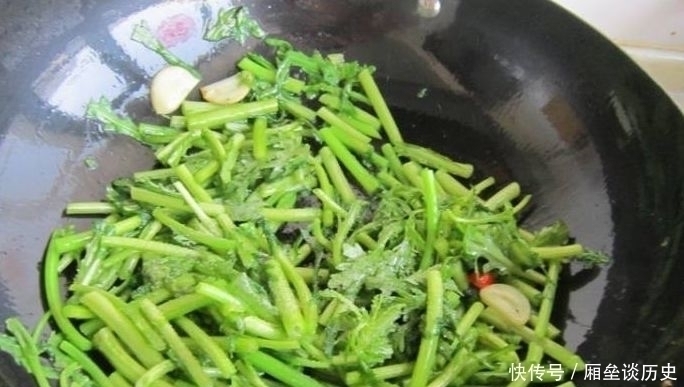 失眠就怕这菜,每天吃一盘,安神无梦,睡到自然醒,黑眼圈消失