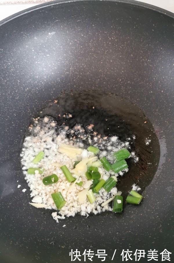 中薪|“它”和豆腐一起炒，孩子要多吃，补钙健骨长个高，比喝牛奶强