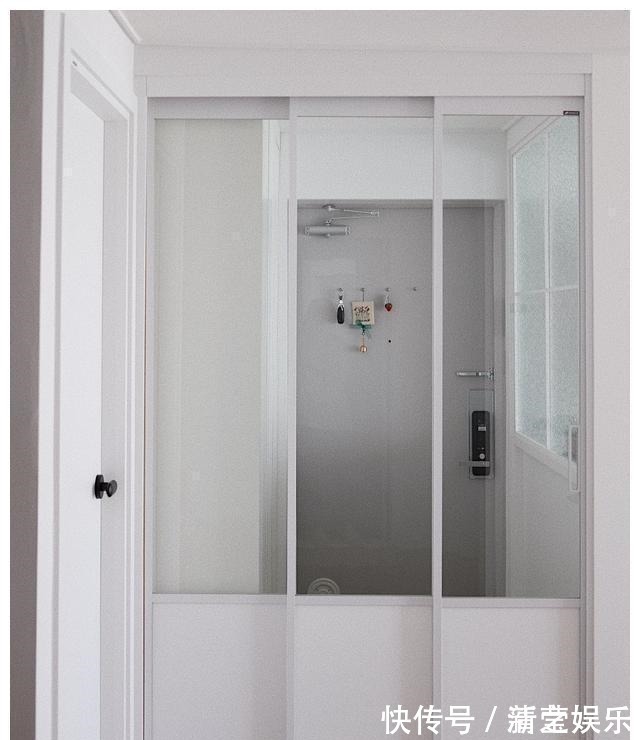 白色系|她家玄关太好看了,一进门就被美到,喜欢这样务实不花哨的装修!