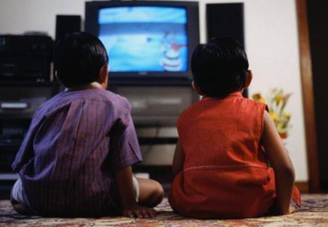 宝爸|追剧宝妈给孩子取名“凤九”,宝爸一听哭笑不得:看看我姓啥?