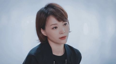 節(jié)目|《朗讀者》重返央視黃金檔，董卿擔(dān)任主持工作，嘉賓陣容撐起熱度