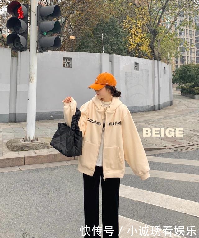 沉闷|拒绝沉闷老气,冬天的衣服就是要五颜六色,照着穿减龄显气质