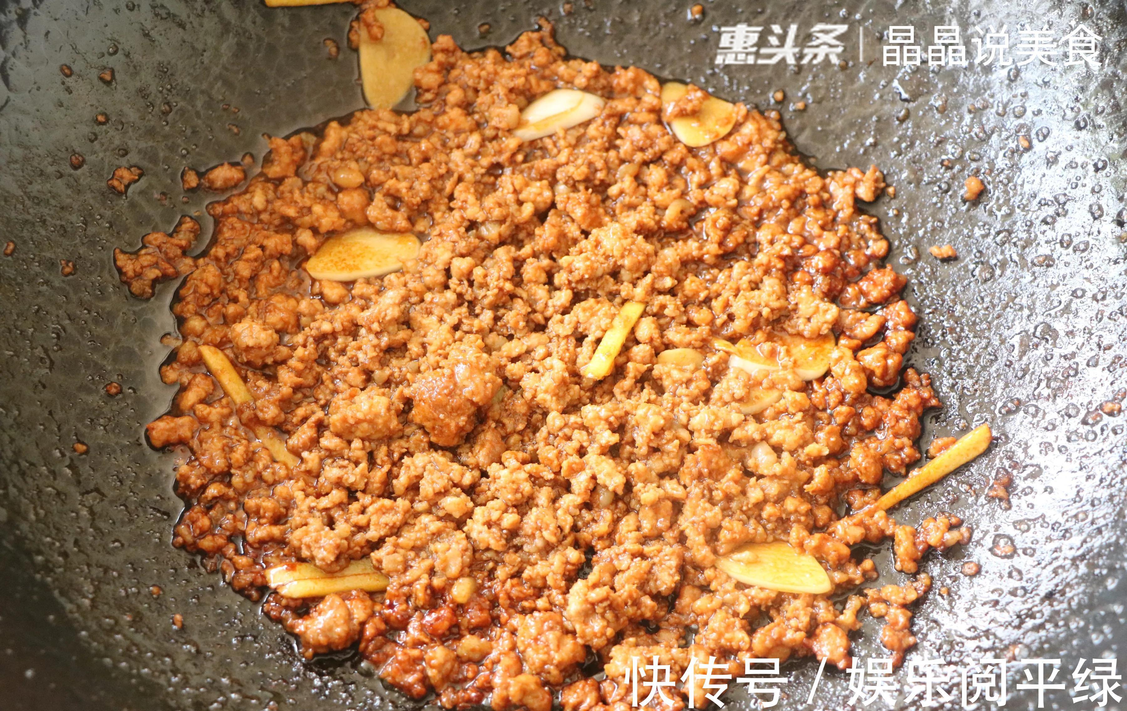 茭白|天气热没胃口，不知道吃什么，这样的家常小炒开胃下饭