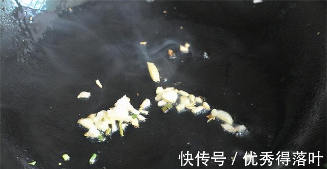 天气寒冷，吃鸽胜过鸡和鸭！上锅一蒸香气四溢，高蛋白好消化！