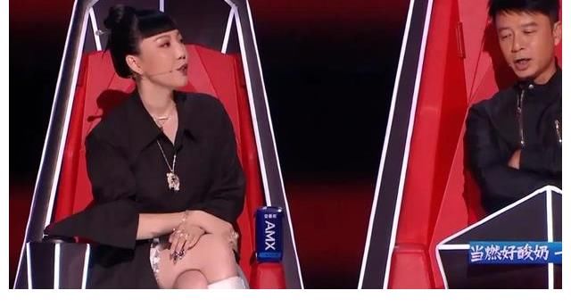 周深|请忍住“殴打”这位53岁天后的冲动