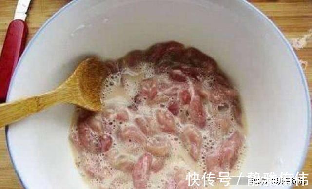 大厨:不管腌什么肉,别只放盐,多加“2种料”,肉质嫩滑炒不老