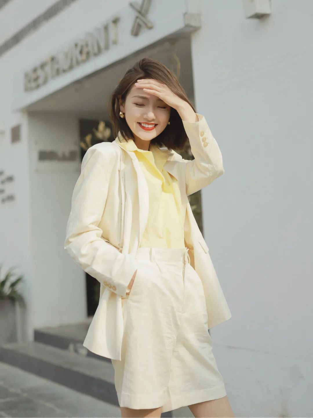 短裤|别穿阔腿裤了！今夏流行穿短裤，太显瘦了吧