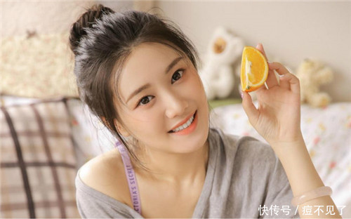 被痘痘侵袭的脸蛋怎么办?痘博士为你提出三点建议!