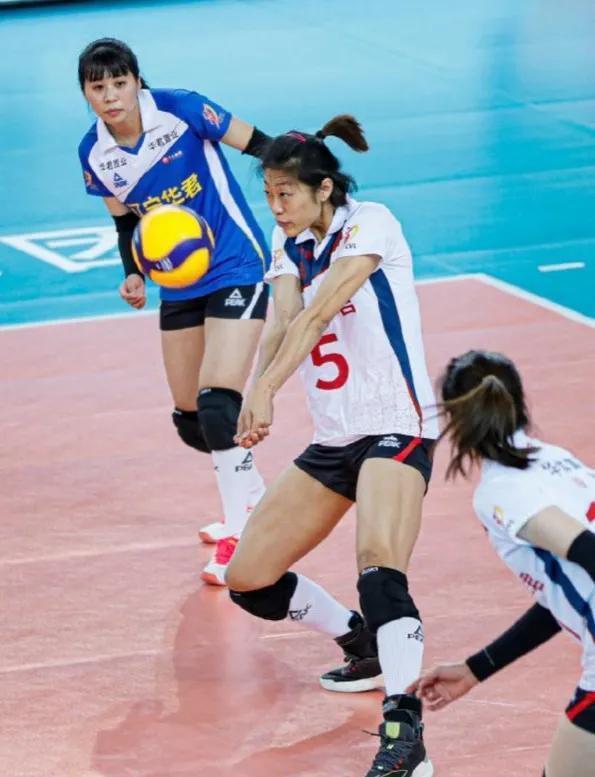國(guó)家隊(duì)|超級(jí)黑馬成球隊(duì)英雄！轟17分單挑天津女排，進(jìn)國(guó)家隊(duì)搭檔李盈瑩？