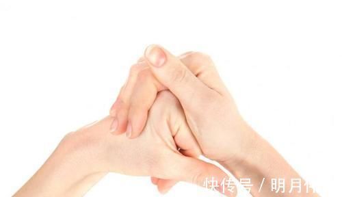 指关节|掰手指发出“咔咔”响声时，你的关节里究竟发生了什么