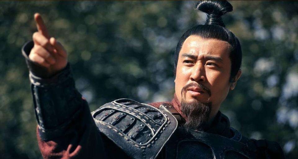 刘备|别被三国演义骗了，这两件事都是刘备做的，和诸葛亮关羽没关系