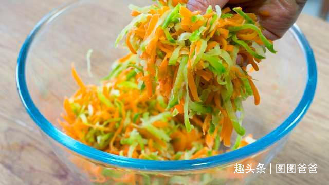 早餐别吃包子馒头了，1块钱饺子皮，5种巧用，美味解馋，孩子最爱