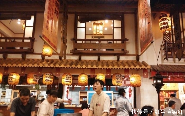 金陵城中，秦淮河畔，大家一起去赏一赏南京美景美食