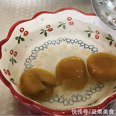 鸦片毒|#一口新年味，全家享佳味#南瓜藕圆子