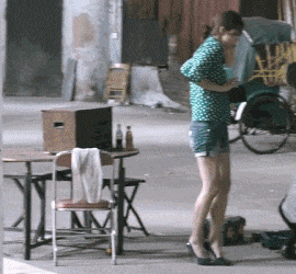 |搞笑GIF:孩子有时候都比大人懂事,共享单车可不是给某个人的