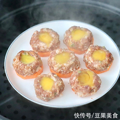 胡萝卜|#一口新年味，全家享佳味#鹌鹑蛋肉末蒸