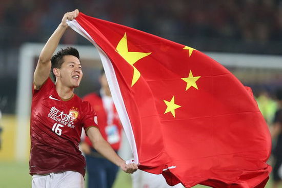 梅西|中国足球之缩影!黄博文与厌恶钢琴的儿子齐向梅西呼救,梅方点赞