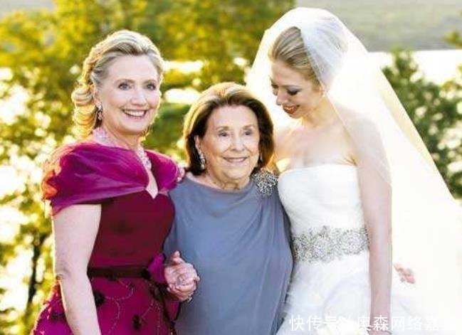 希拉里|希拉里婚纱照好惊艳!28岁出嫁笑靥如花,铁娘子也曾柔情似水