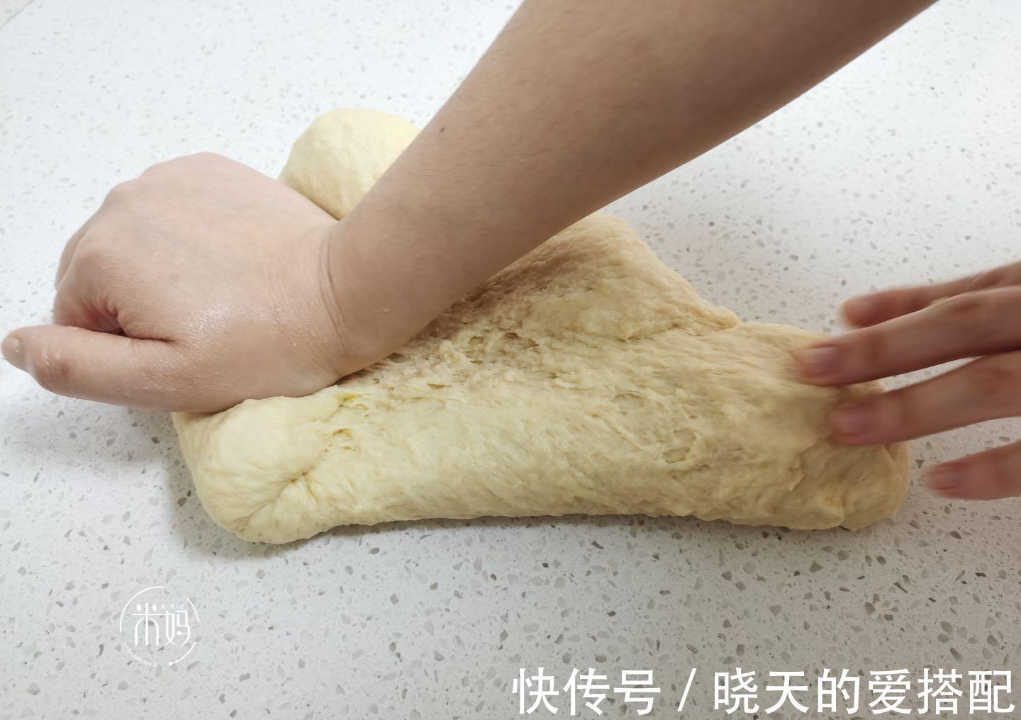 蔓越莓|外面卖20元一个的面包，自己在家做，10元能做10个，做法一看就会