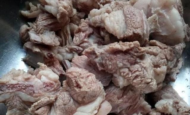 立冬后,多给家人做这锅肉,滋补又保暖,1周吃1回,手脚不再冰凉