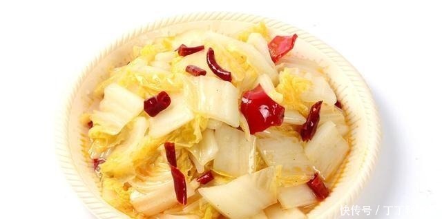技巧|醋溜白菜，先放醋还是后放醋牢记3个技巧，白菜脆爽入味不出水