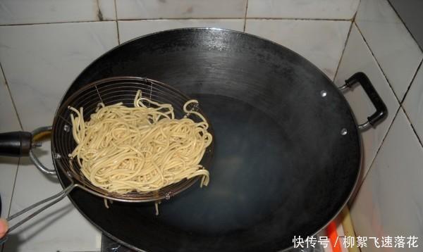 正宗|生产正宗武汉热干面的方法,注意这个细节,金岛Q子弹,秒外卖