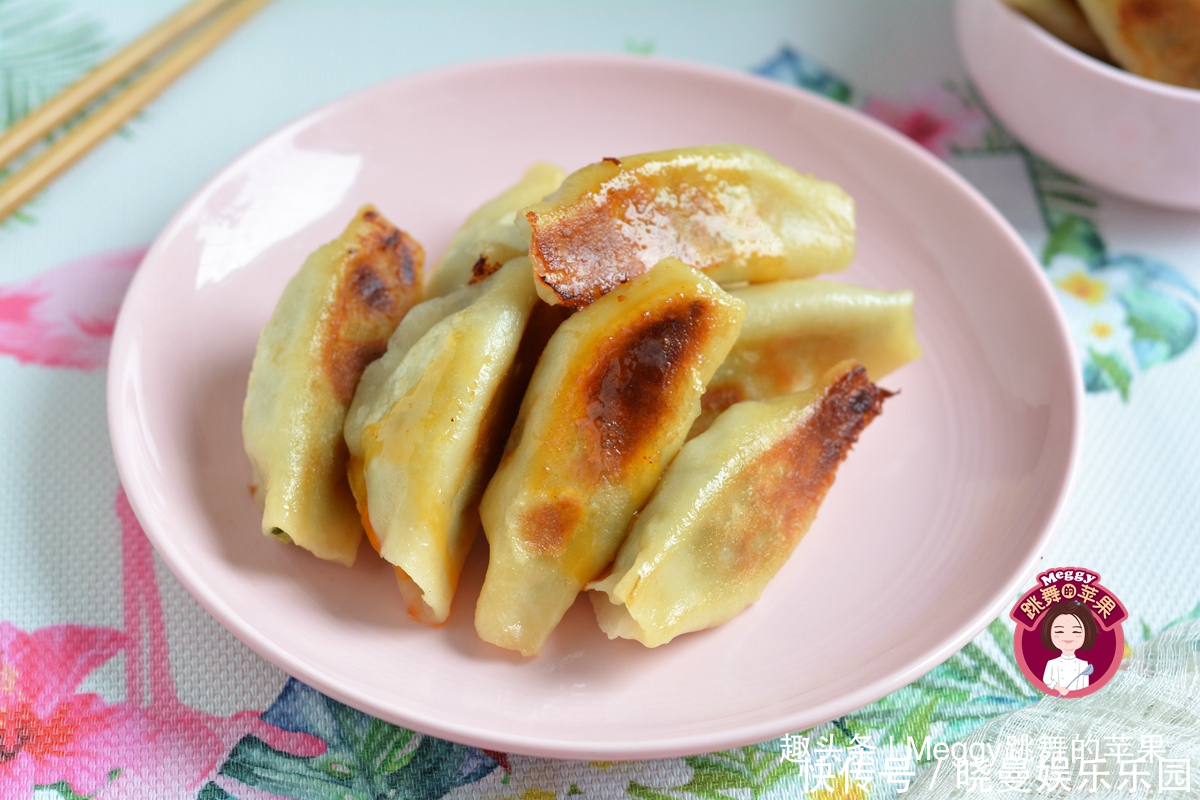  锅贴|老北京最爱的面食，底儿焦脆，馅香嫩，孩子都能做，越漏馅越爱吃