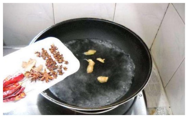 夏天最适合下酒的煮毛豆,3种香料缺一不可,少一样毛豆都不翠绿