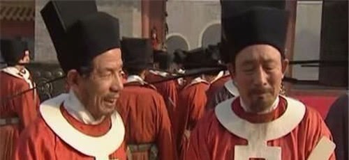 官员|宋朝官员脖子上挂的“白圈”是啥?并非为了装饰,而是为了保命