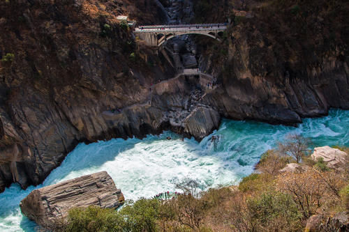 香格里拉让人魂牵梦绕，当地这11大景点给你非凡的旅行体验