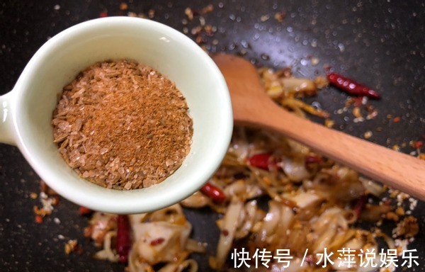 比肉好吃的素菜，3块钱一斤，每次买2根就能炒一盘，看着都解馋