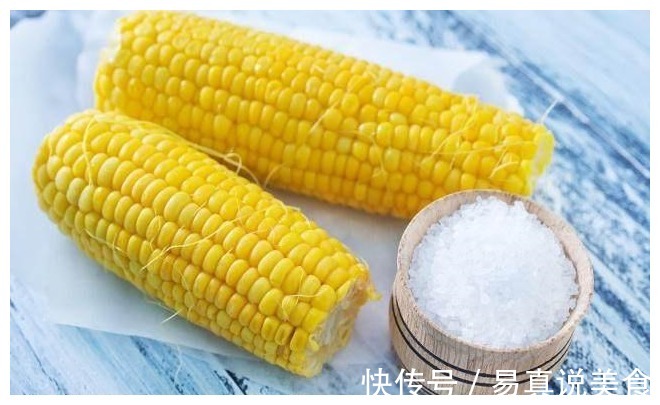 煮玉米,究竟是放凉水还是热水很多人做错了,煮出来的又老又硬