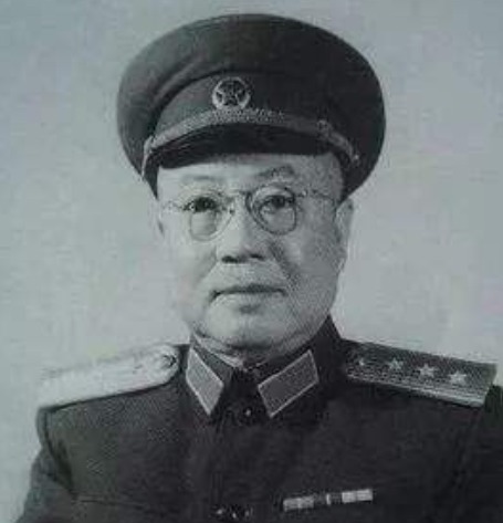 陈赓|手下两个师被桂系包围，陈赓却说：我知道白崇禧怎么打，他输定了