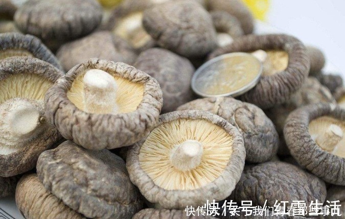 都是干香菇,“花菇”“冬菇”有啥不同?区别太大了,不懂别乱买