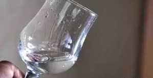  好处|每天喝2两酒的人怎么样了？30度的酒和50度的酒，有什么不同？