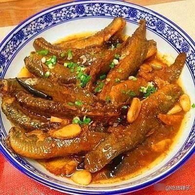 泥鳅豆腐汤|人称“水中人参”，怎么做都好吃，乡下人都吃过，可惜沦为放生鱼