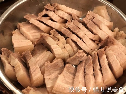 老公请朋友吃饭，我下厨做了一桌菜招待，临走时他却说出这种话！