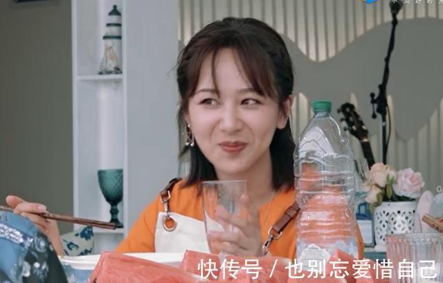 黃曉明《中餐廳》惹怒眾人，被秦海璐狂懟，誰注意到楊紫的表情