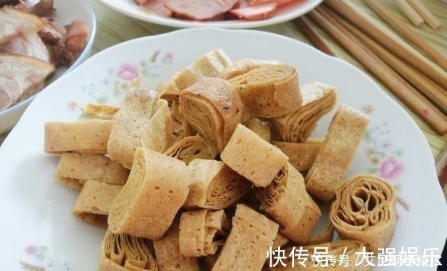 搭配|晒晒婆婆家的年夜饭,12道菜,荤素搭配有营养,简单好吃有味道